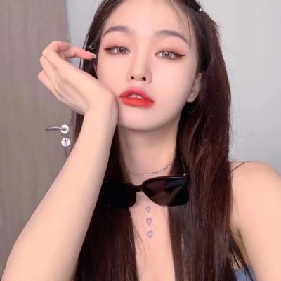 沙滩上的夏娃